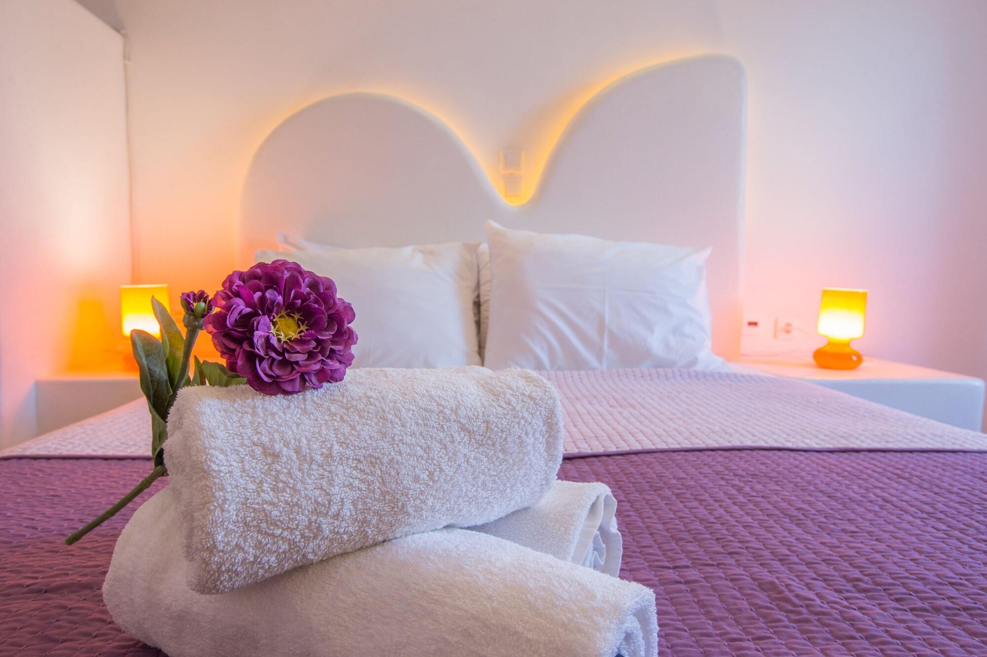 Odysseas 3* Perivolos (Santorini)