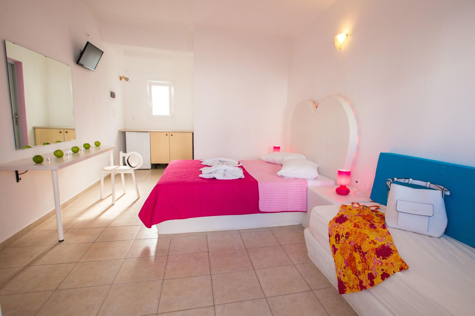 Hotel Odysseas Perivolos (Santorini)