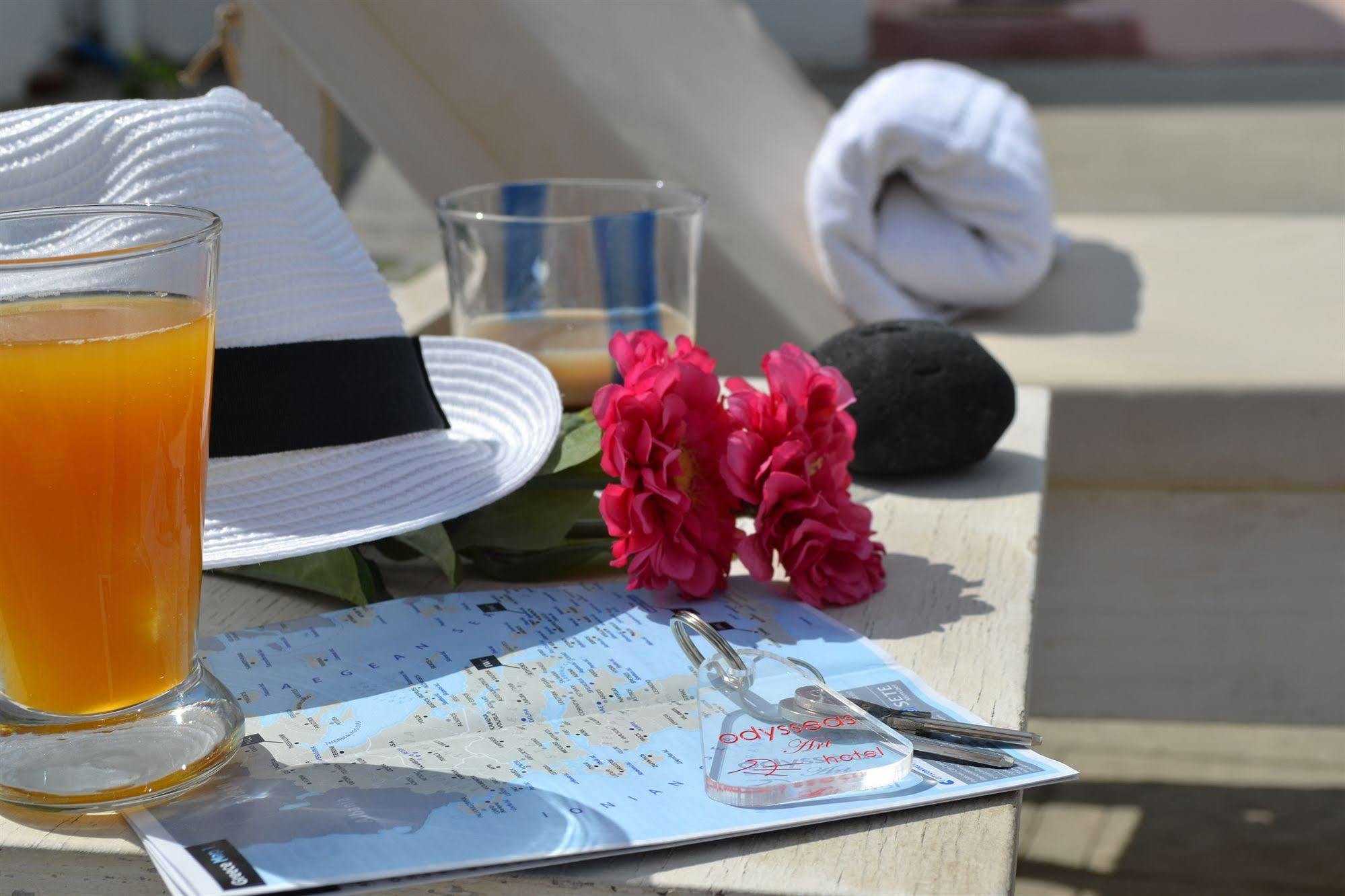 Odysseas 3* Perivolos (Santorini)